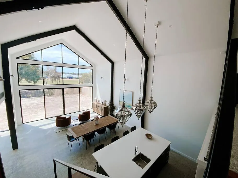 Le Soleil New Villa, Golf & Heated Pool