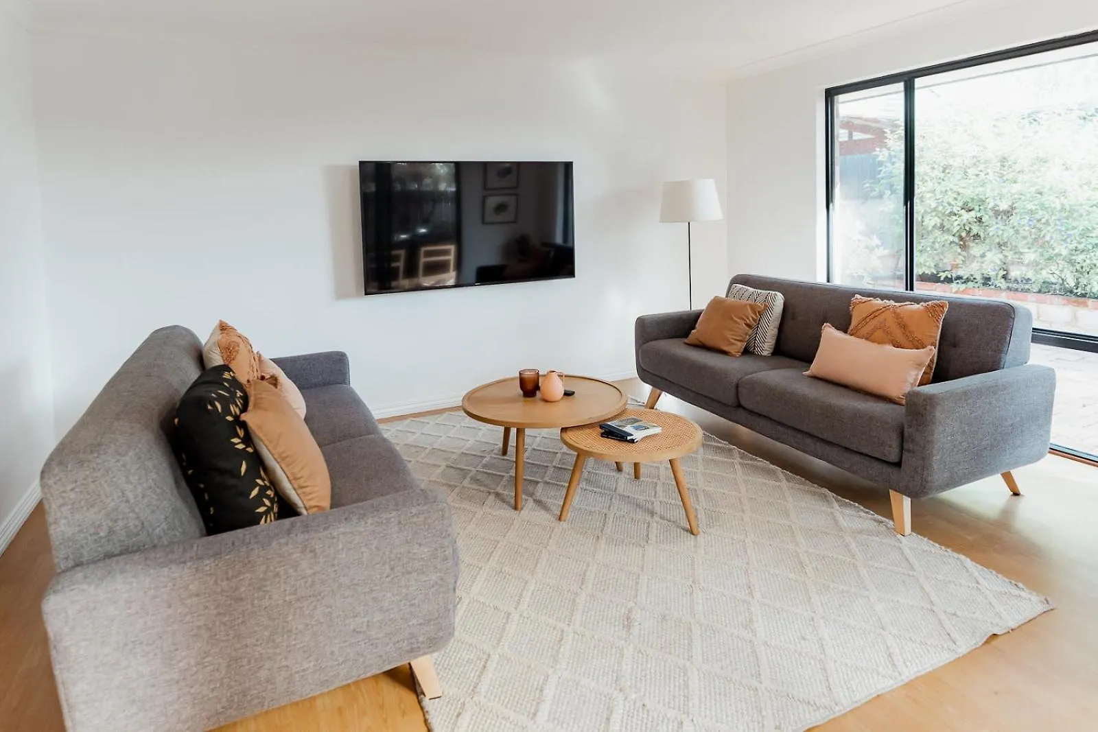 Holiday home Salhus - Sleep In King Beds & Easy Walk To Town