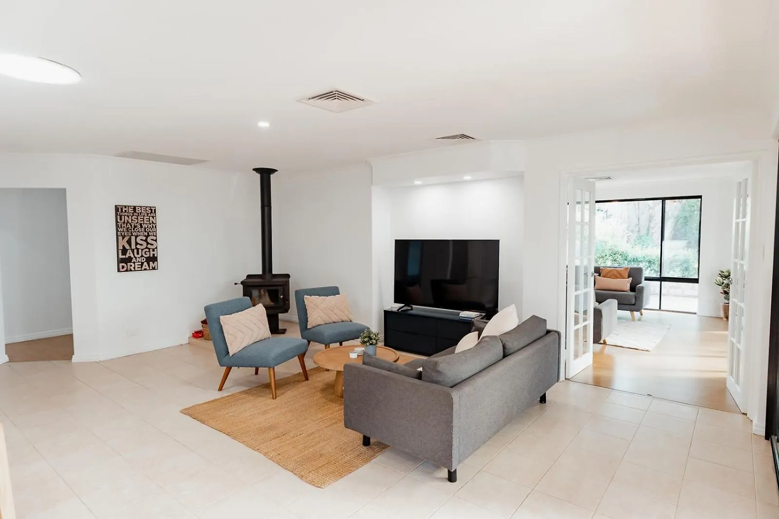 Salhus - Sleep In King Beds & Easy Walk To Town Holiday home Dunsborough