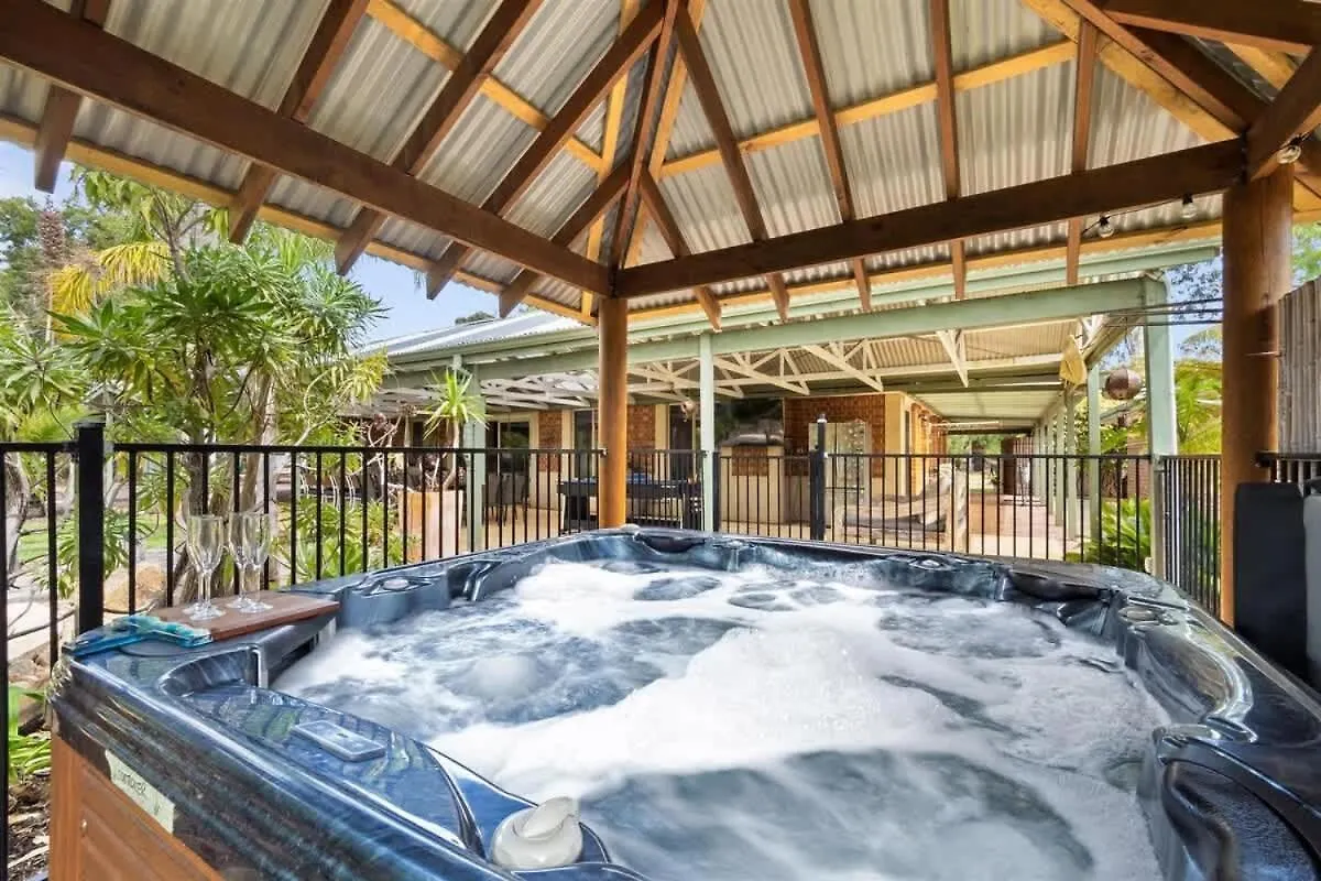 בית נופש Dandjoo - Hot Tub, Fire Pit, Outdoor Entertainment *