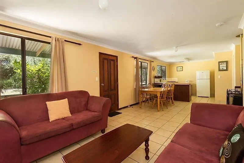 Rail Carriages & Farm 3* Dunsborough